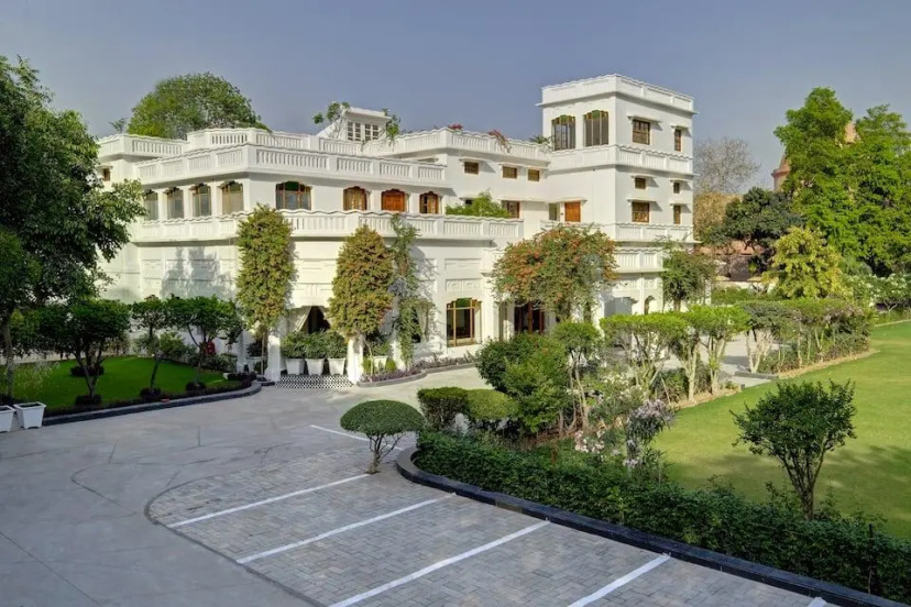 Lebua Lucknow - Saraca Estate - Hotel in Λάκναου - Photo 1