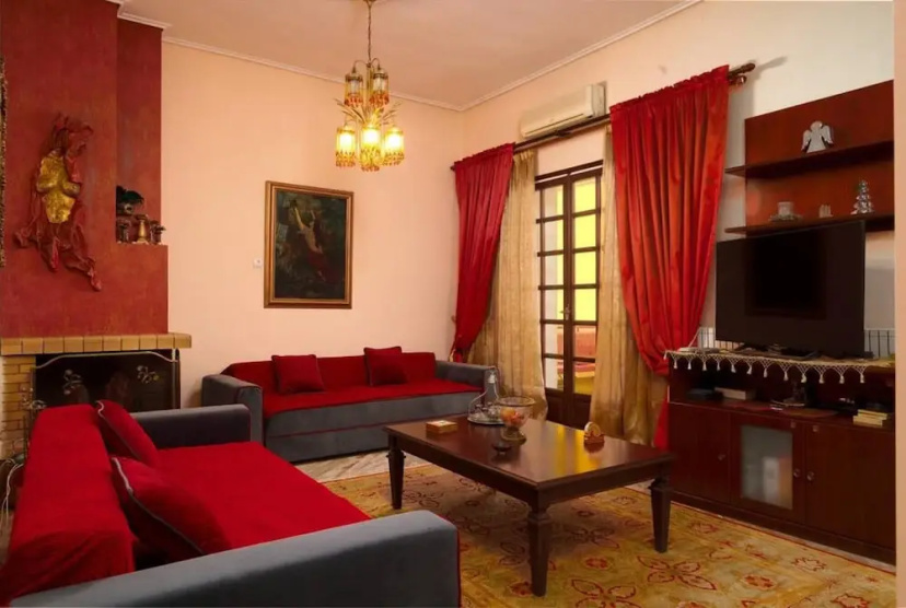 Spacious Central Apartment w h Free Parking Spaces — комфортный отель в Афины