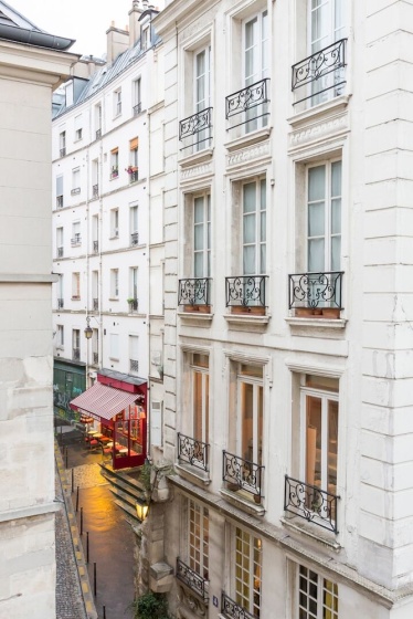 Quai aux Fleurs Apartment — забронировать отель в Париже