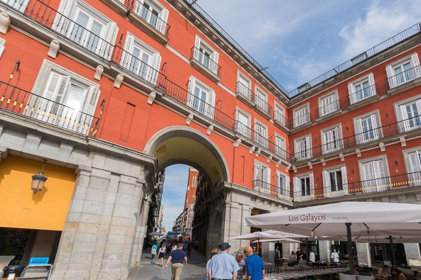 Home Club Plaza Mayor IV — отель с удобным расположением в Мадриде