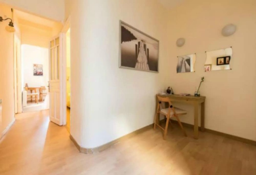 Apartamento de Diseño en Chamberí — забронировать отель в Мадриде