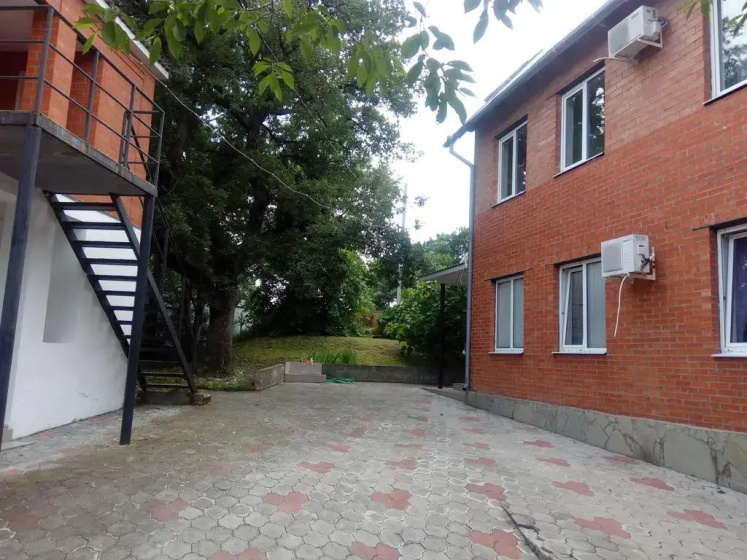 Izhevchanka 3 Guest House — отель с удобным расположением в Геленджике