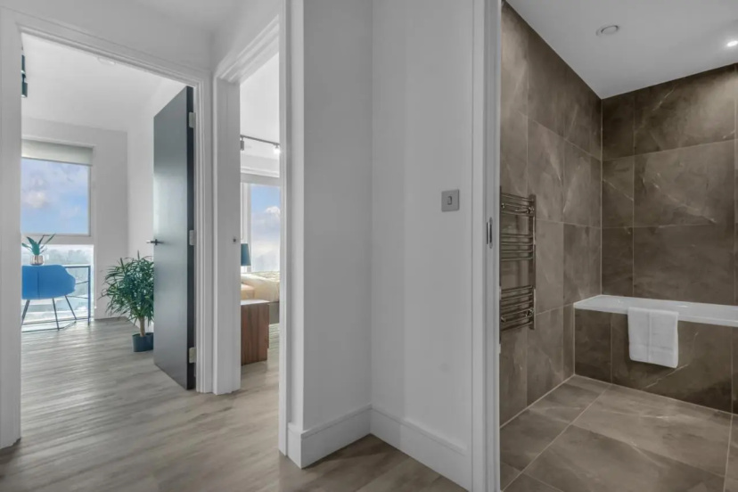 Modern Serviced Apartments Near Ealing By Mysquar — отель с удобным расположением в Лондоне