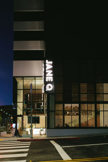 Kimpton Everly Hotel Hollywood by IHG — забронировать отель в Лос-Анджелесе