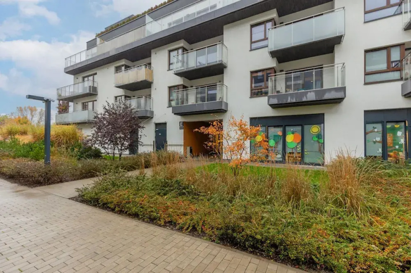 3 Bedroom Apartment by Renters — забронировать отель в Варшаве