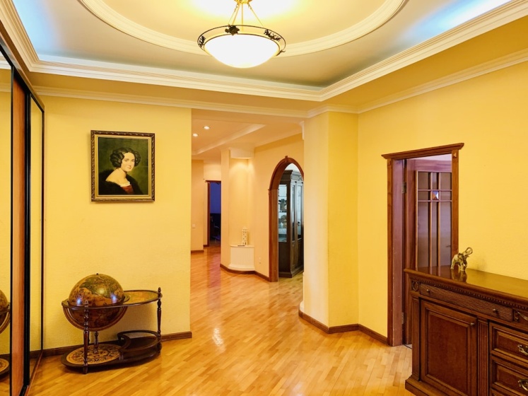 Cosy Apartment with 3BDR & 2 BTH — отель с удобным расположением в Баку
