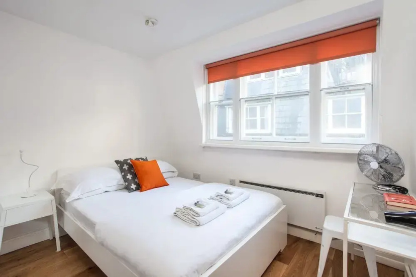 Цены на Quality Apartment Shaftersbury Avenue в Лондоне