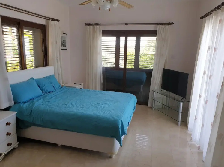 Tranquility is a Four Bedroom Villa in Girne — комфортный отель в Кирения