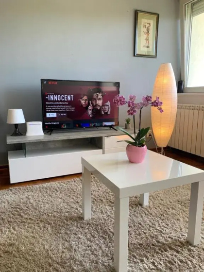 Sunkissed apartment — отель в Белграде, Сербия