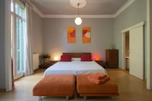 Цены на Luxury Central Apartment в Барселоне