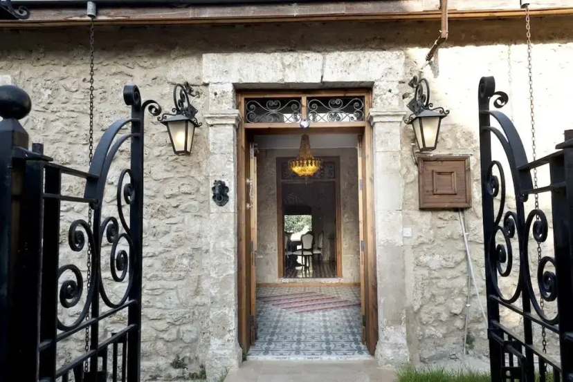 Villa Stone House by Amy Villas — забронировать отель в Кирения