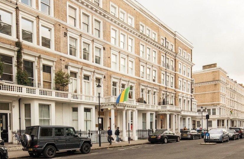Цены на Remarkable 2-bed Apartment in London в Лондоне