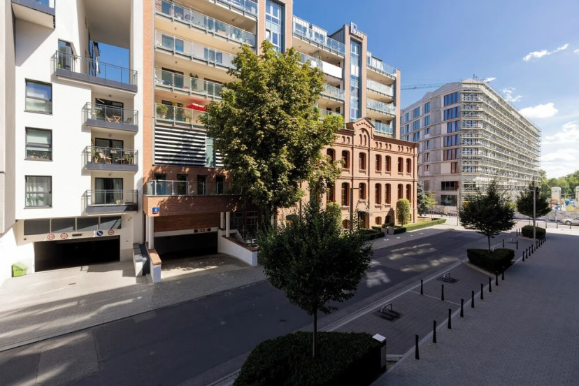 Okrzei Apartment Warsaw Praga by Renters — отель с удобным расположением в Варшаве