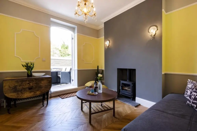 Bright 1BR + Balcony by Hyde Park — комфортный отель в Лондоне