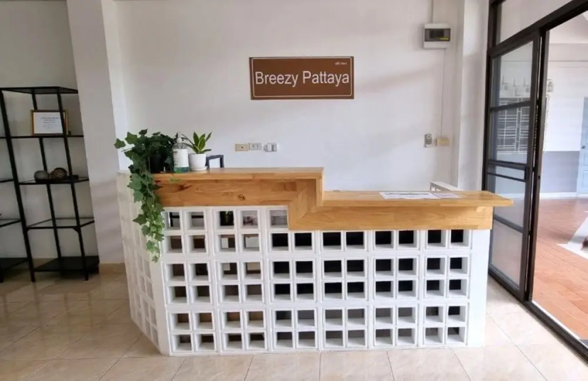 Breezy Pattaya — отель с удобным расположением в Паттайе