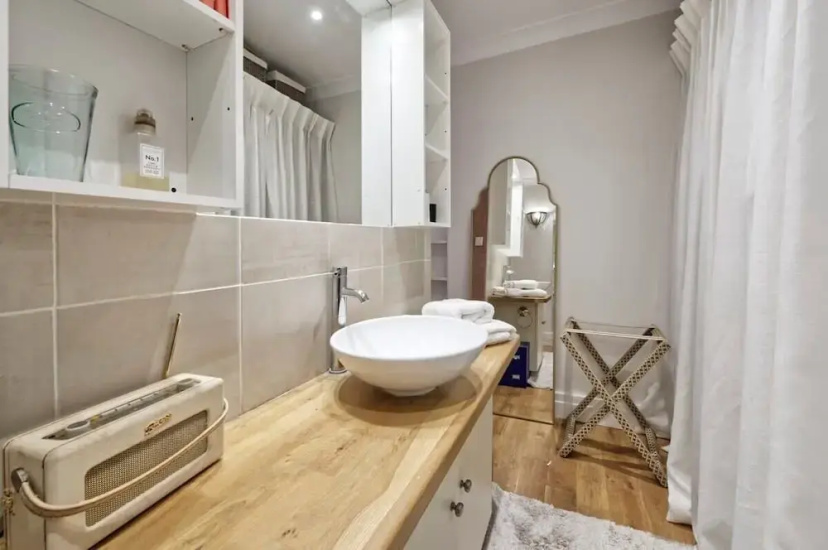 Gorgeous 4-bed House Near Museums & Hyde Park — отзывы гостей и цены
