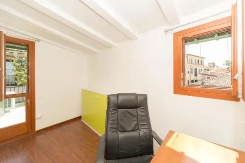 Venice Altanina Apartment — отель с удобствами в Венеции