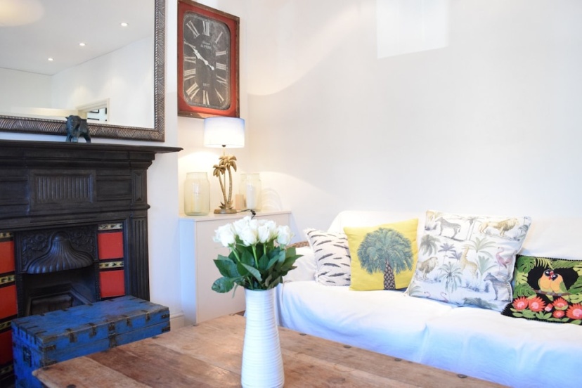 2 Bedroom Apartment With Garden in Shepherds Bush — отель с удобным расположением в Лондоне