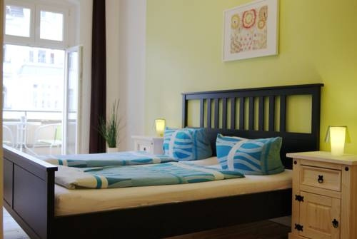 Apartment House Simon-Dach — забронировать отель в Берлине