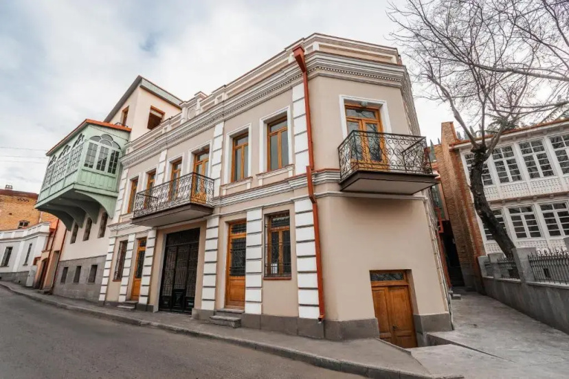 8 Rooms Apartotel On Meidan — отель в Тбилиси, Грузия