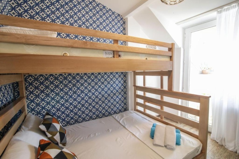 A lovely 2-bedroom apartment in central Tbilisi — комфортный отель в Тбилиси