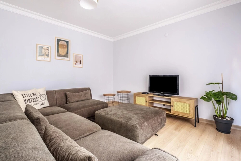 Colorful and Central Flat With Balcony in Besiktas — отель с удобствами в Стамбуле