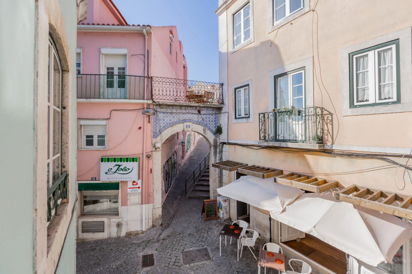Bairrus Lisbon Apartments - Graça — забронировать отель в Лиссабоне