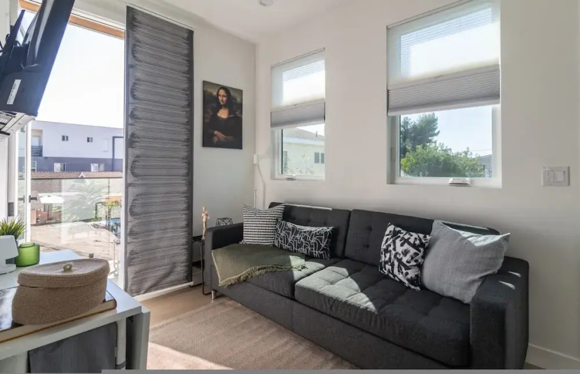 Цены на Scandinavian-style 1BR Apartment Built 2024 p83 в Лос-Анджелесе