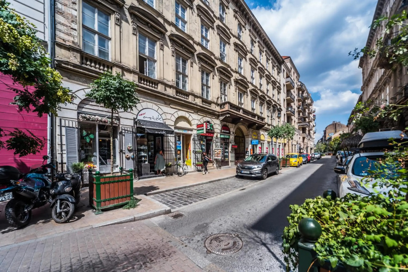 Király 28-1 Entire Aircon Center Apartment — забронировать отель в Будапеште