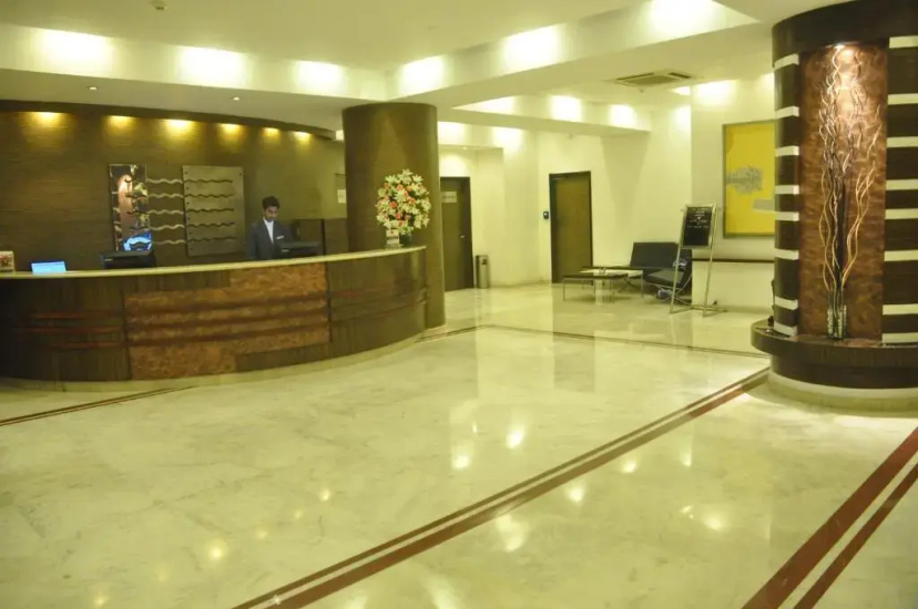 The Hans Hotel New Delhi — отель с отзывами гостей в Дели