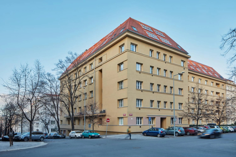 Designer Apartment in Vinohrady by Prague Days — отель с удобствами в Праге