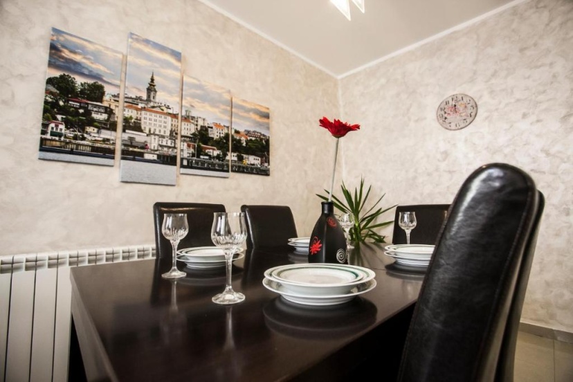 Central Apartment Happy Four — отель с удобствами в Белграде