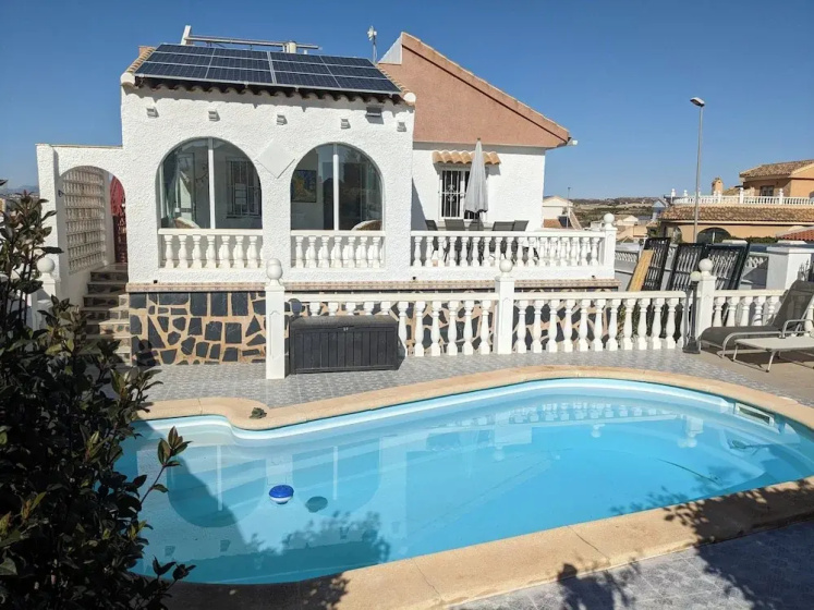 Sunny Villa Retreat in Murcia — забронировать отель в Мадриде