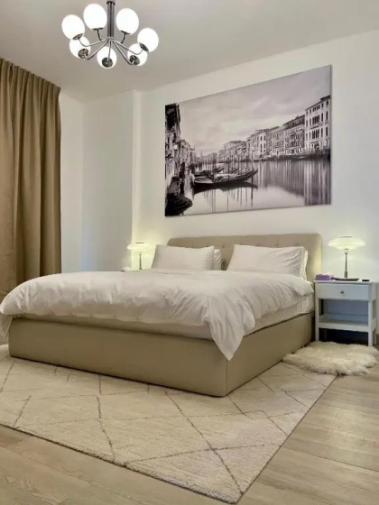 Canal view 3 bedroom holiday home with balcony — отель с удобствами в Абу
