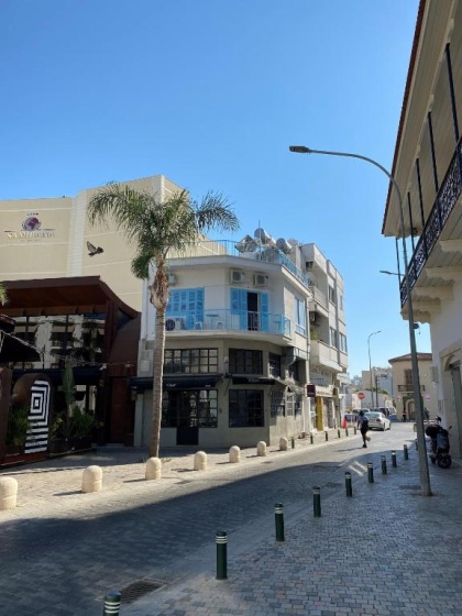 Цены на 2 bedroom apt in Ermou 4 minute walk beach в Ларнака