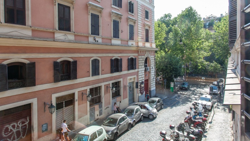 Цены на Rental In Rome The Heart Of Trastevere в Риме