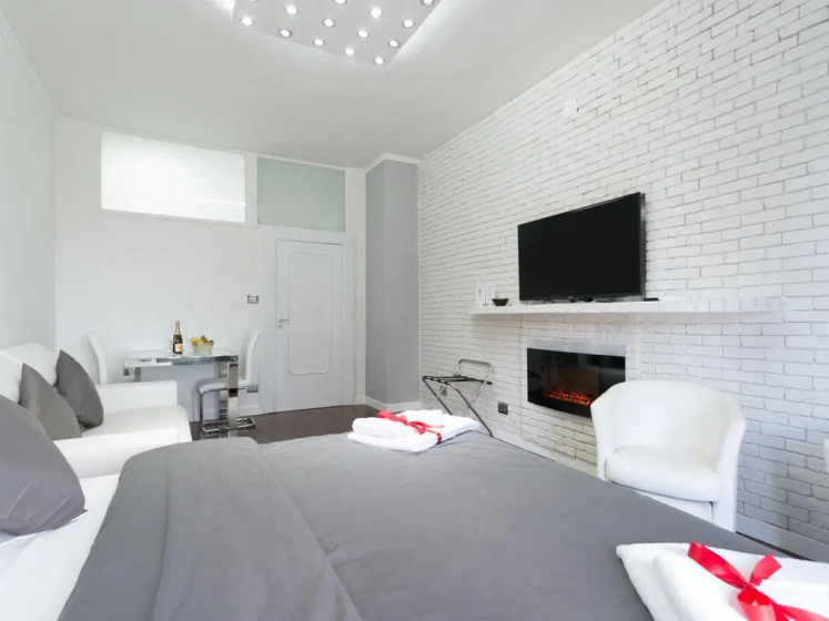 Municipio Prestige Apartment — отель с удобствами в Неаполе
