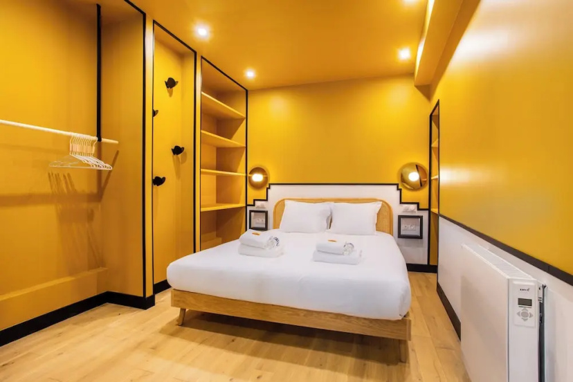 Цены на Chic Apartment - 1br/4p - Porte Saint-denis в Париже