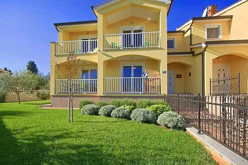 Haus Katrina - Hotel in Porec - Photo 1
