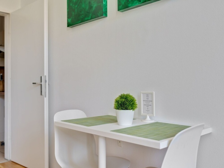 Serene Apartment In Wien Near Naschmarkt — отель в вене, Австрия