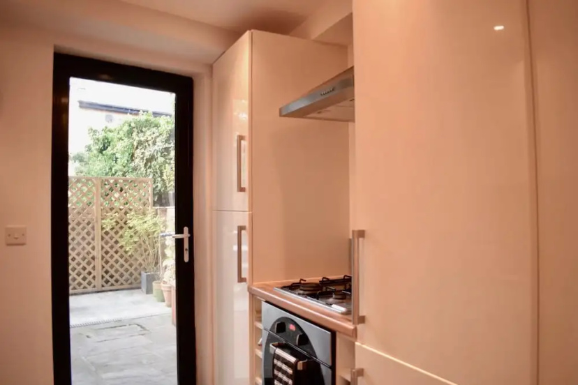 1 Bedroom Apartment With Patio Near Clapham — отзывы гостей и цены