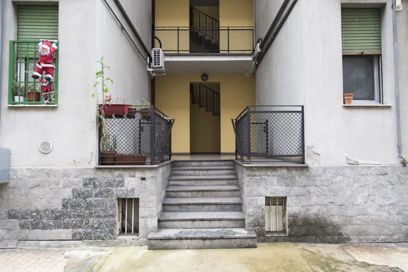 Цены на Studio Flat in a Quiet Place в Милане