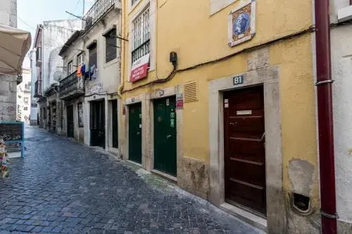 Feels Like Home Studio Alfama — отель с удобствами в Лиссабоне