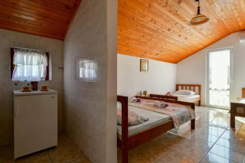 Rooms and Apartments Oregon — отель с удобным расположением в Будва