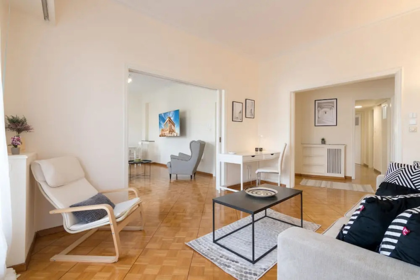Цены на Phaedrus Living: City Center Flat Michalakopoulou в Афины