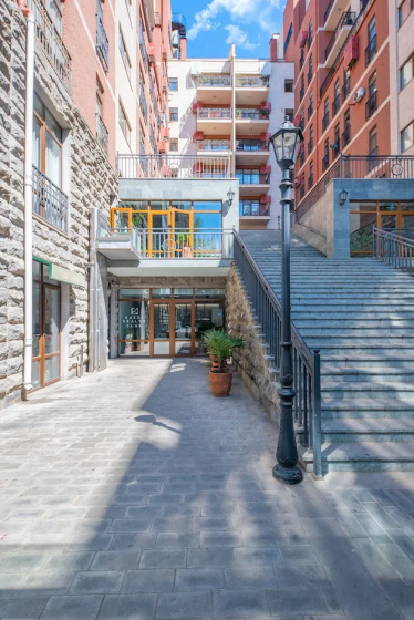 Апартаменты H&B apartments Queen Ketevan — отель с удобствами в Тбилиси