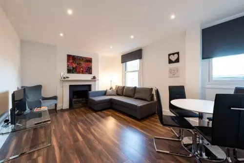 Parkside London Apartment (SS3) — отель с удобствами в Лондоне