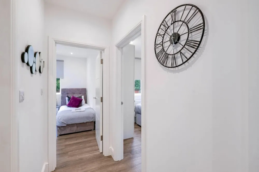 West Hendon Apt with Parking 03 — комфортный отель в Лондоне