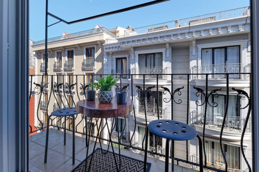 Cozy Central Apt 1BR near Galataport — отель с удобствами в Стамбуле