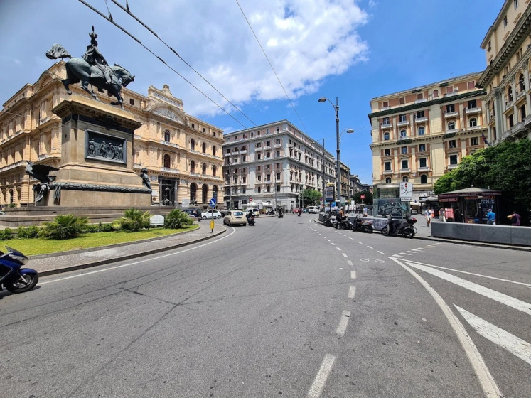 Palazzo il Convento Università — отель в Неаполе, Италия